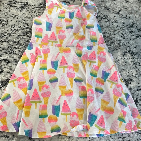 5/$30 The Childrens Place Dress 4T